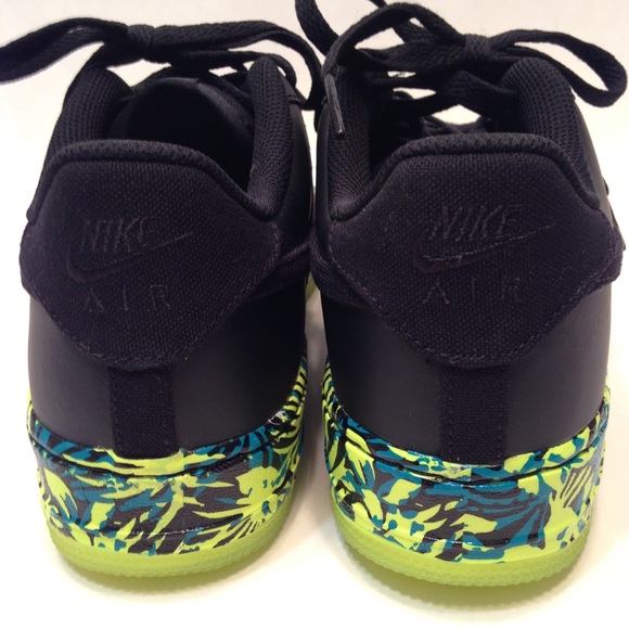 NIKE AIR FORCE 1s Big Kids size 7 BLACK/VOLT - Picture 4 of 5